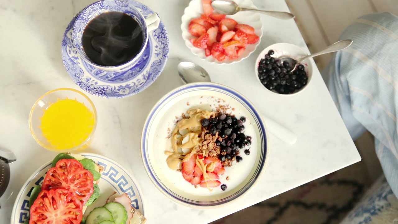 a breakfast morning scene in my life | in collab with paul&uacute;ns