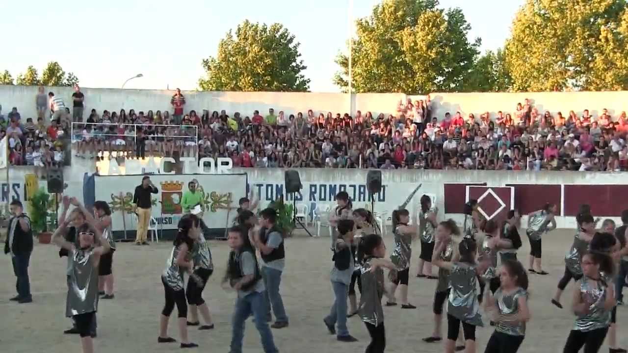 Baile fin de curso 2011-2012 2 parte Colegio Tomas Romojaro de Fuensalida