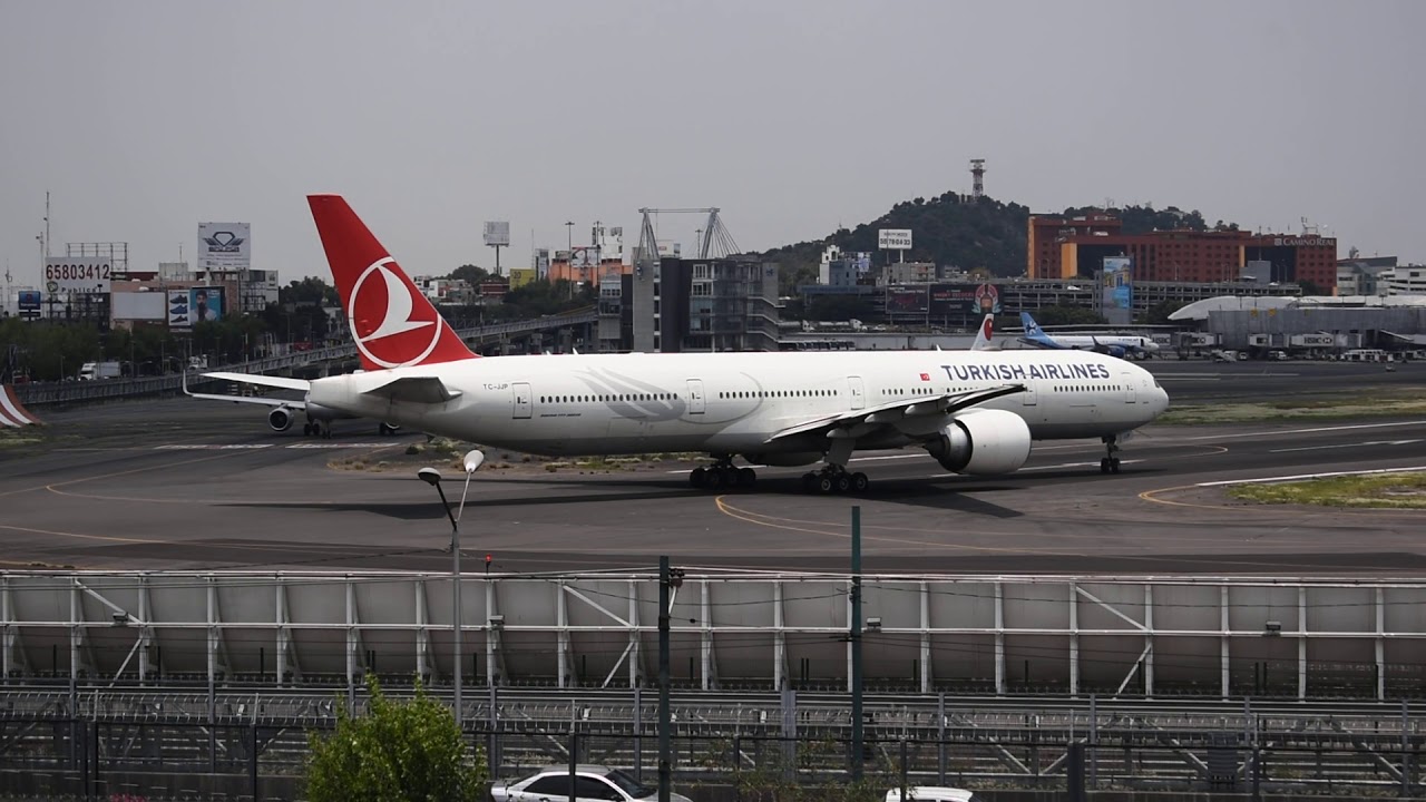 Turkish Airlines Boeing 777-300ER  TC-JJP Saliendo por Pista 5L AICM