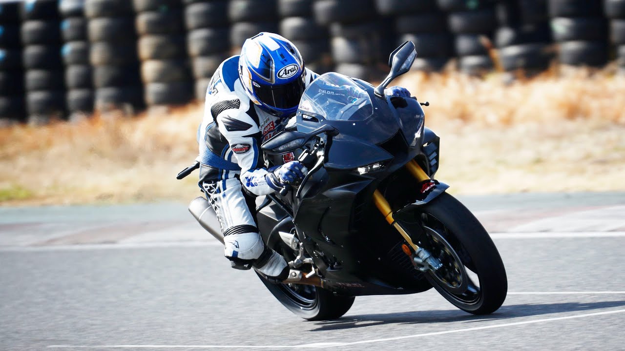 排気音に注目！ ホンダ「CBR1000RR-R FIREBLADE SP［レースベース車］」サーキット全開テストのオンボード映像