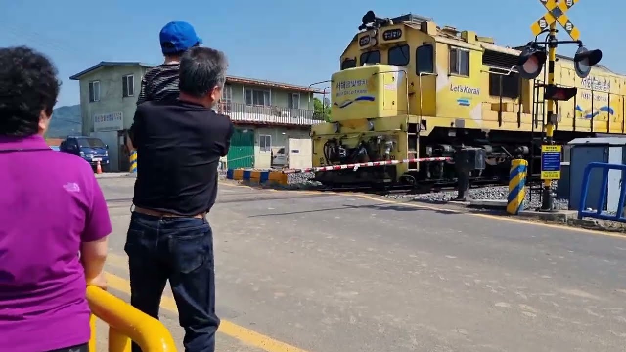 청소역에서 무궁화호와 새마을호의 열차교행