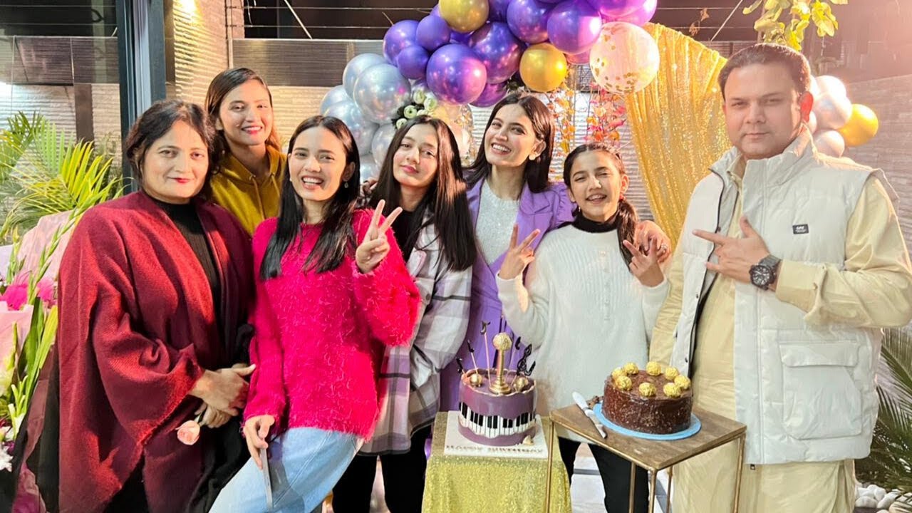 BIRTHDAY CELEBRATION VLOG 🥳| Api ka Purple Day | Rabia ny bed sheet kyu gift ki | Sistrology