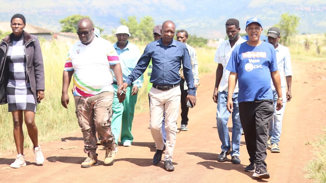 Umphakathi WasoSuthu Ukhala Ngokungawatholi Amanzi.