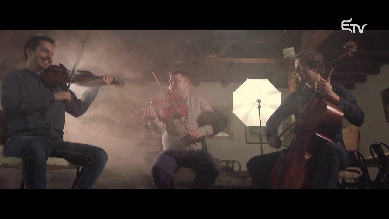 Buráló zenekar: muzsika a Kapus-patak völgyéből – HangŐRZŐ népzenészek