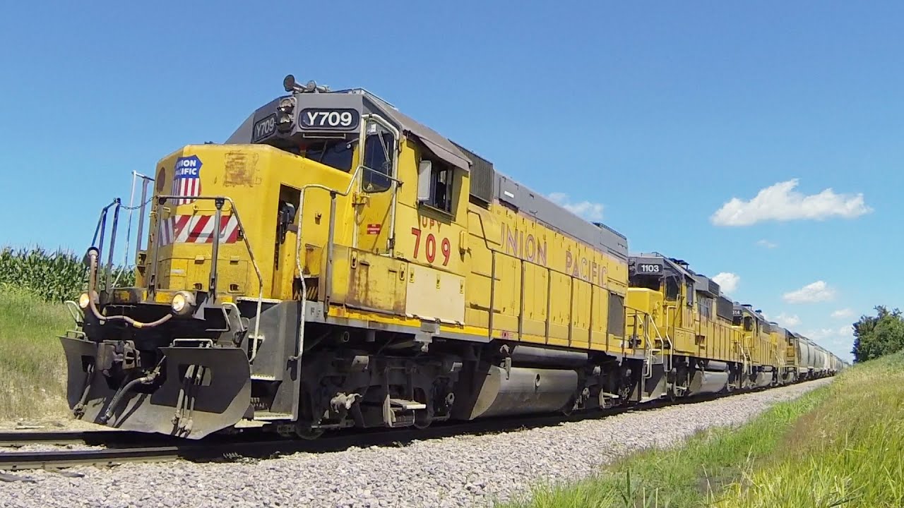 UP Y709 - Wide View on 7-27-2014