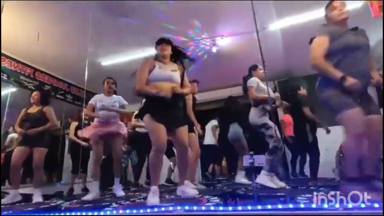 CHEQUEA COMO SE MENEA - COREOGRAFÍA JUMPING CLUB JUMPERS FITNESS DANCE BY MAYRA MTZ FARIAS