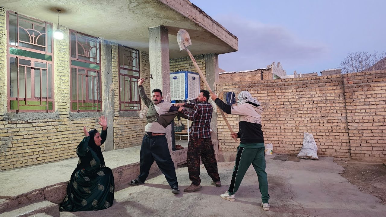 Afran Khan's sudden attack on Babak's house 