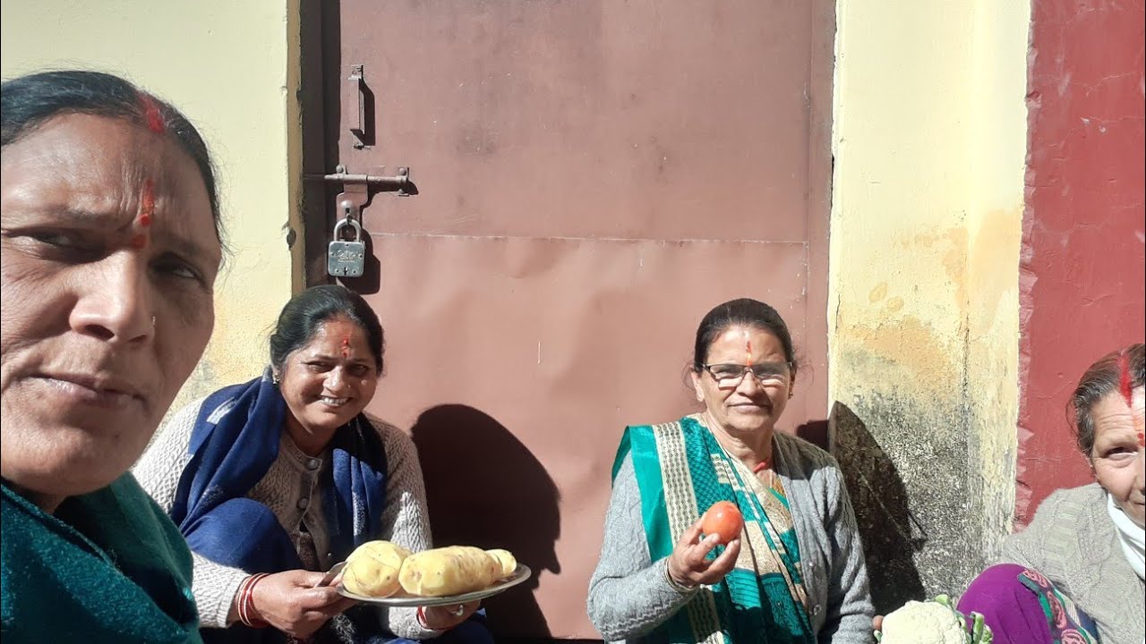 खादी उद्योग में आज बनी माघ महीने की पहली खिचड़ी 👌