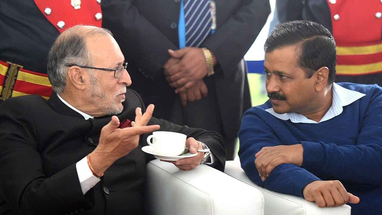 Delhi govt vs Centre: Larger bench to hear &lsquo;services&rsquo; issue, L-G gets ACB