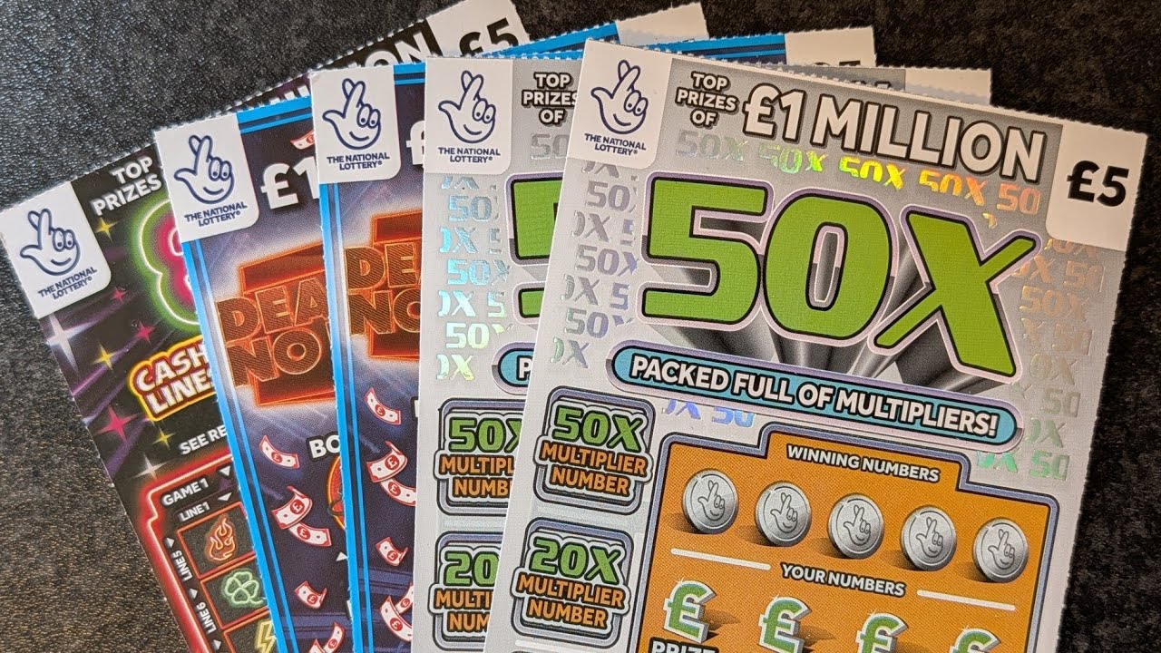 Набор лотерейных скретч-карт Allwyn UK ​​National Lottery стоимостью 25 фунтов стерлингов.