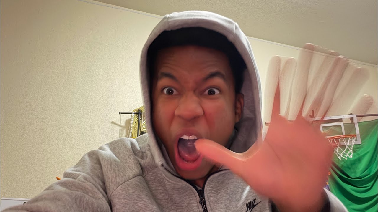 WAITTTTT!! Also happy valentine’s day to all of ygs 😁