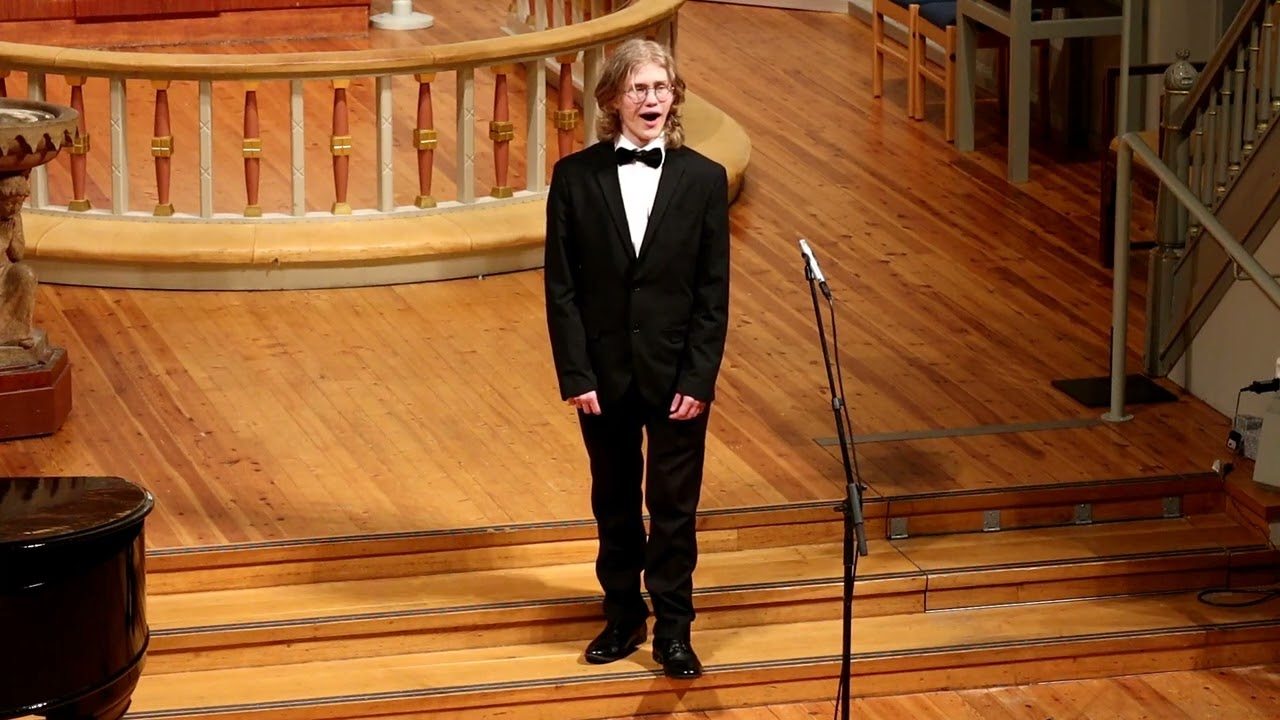 Norwegian bass-baryton Bjørn Mathias Tollefsen (16) sings 