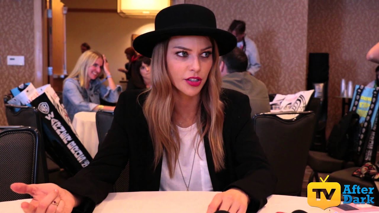 Lucifer's Lauren German (Chloe Dancer) SDCC2015 Interview