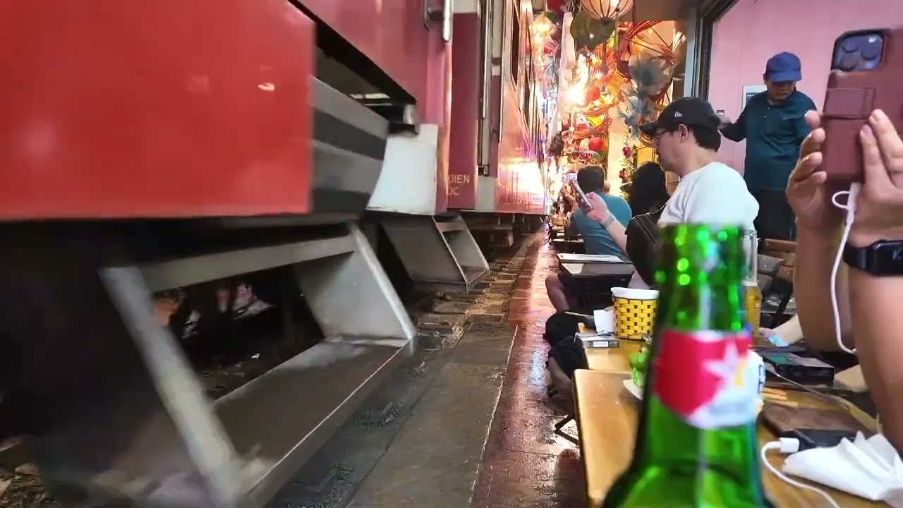 Hanoi, Vietnam - train street experience!