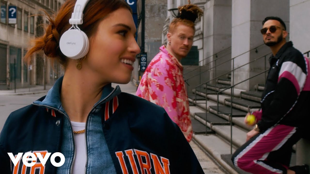 Banx & Ranx, R&ecirc;ve - Headphones (Official Music Video)