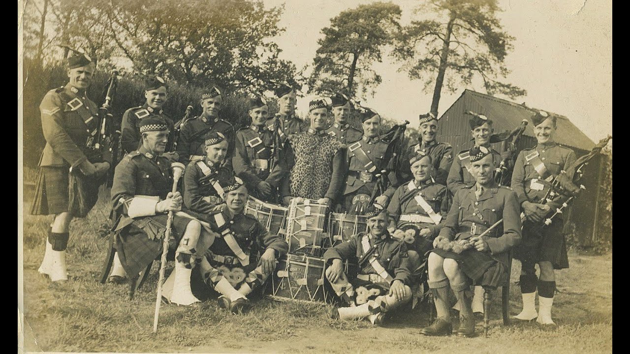 The Crags of Stirling (Argyll and Sutherland Highlanders Collection)