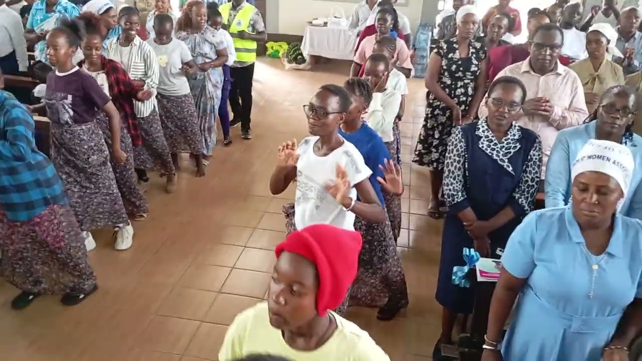 BWANA AMENITUMA MIMI - GARISSA PARISH CHOIR 