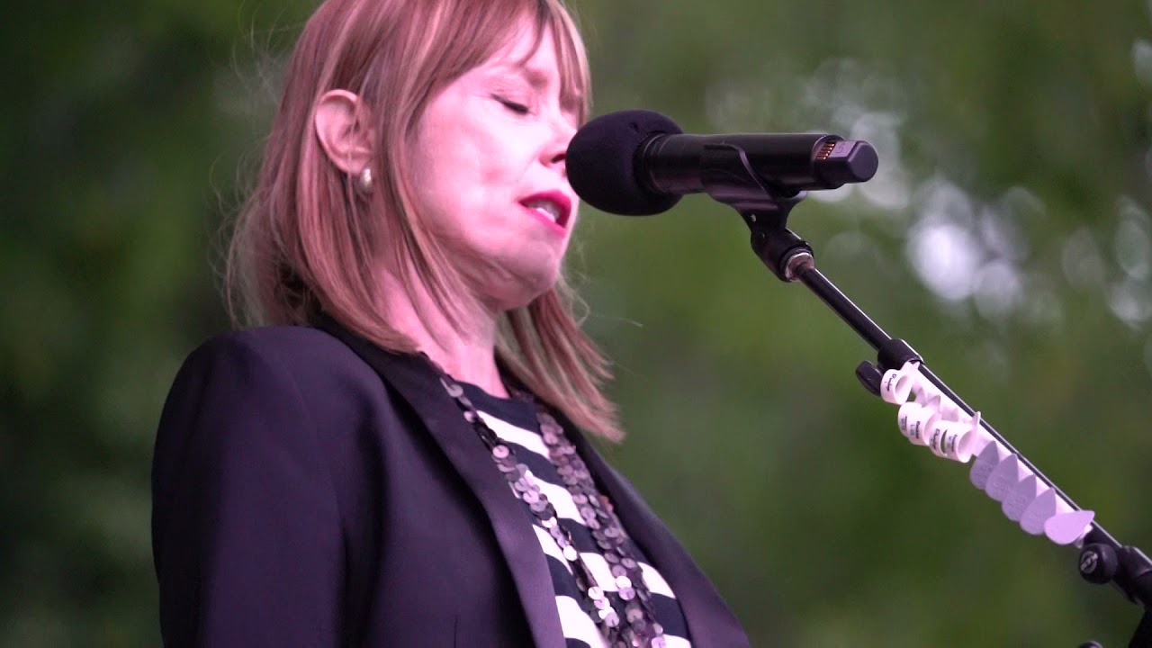 Suzanne Vega w/ Gerry Leonard - 
