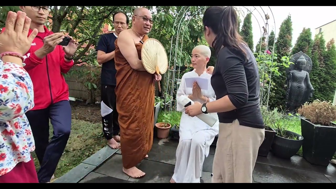 VIDEO XUẤT GIA TU NỮ TẠI STUTTGART, GERMANY