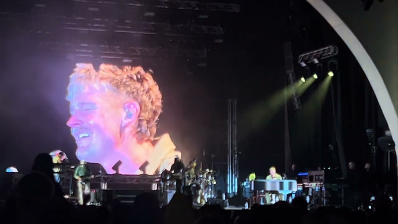 Save and sound by Forrest frank live 