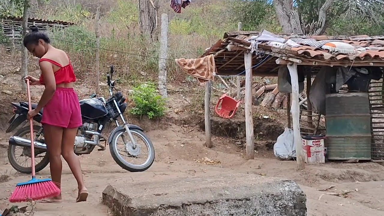 fazendo o almoço e o jantar lá numa casinha no interior da Paraiba 🇧🇷