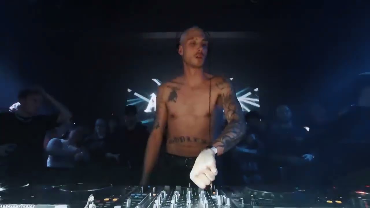 Chrissyjeey - Hold me in your arms Remix Live Setcut #chrissyjeey #techno #hardtech #goviral #remix