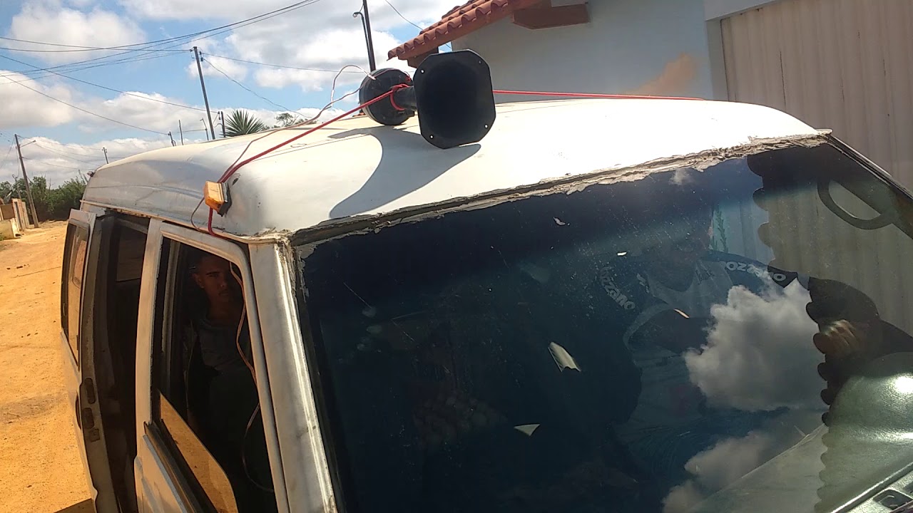 Silvio Santos fazendo vinheta de carro do ovo