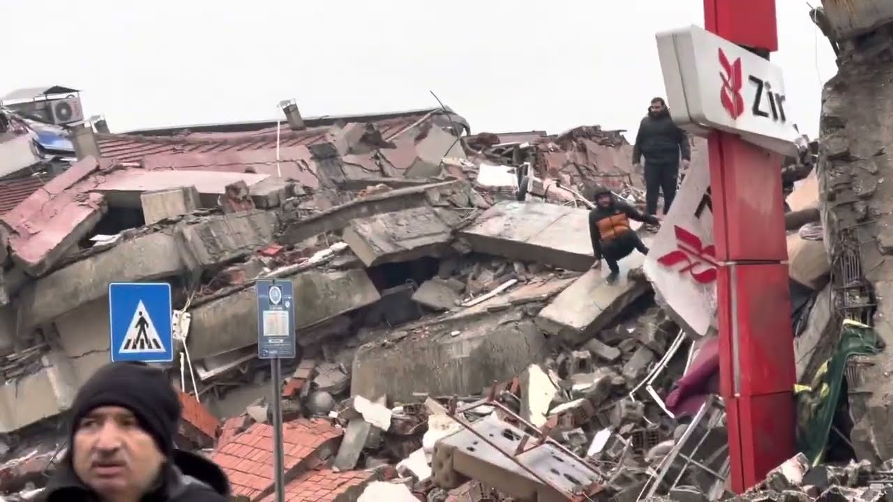 Kahramanmaraş depremi 6 Şubat 2023 saat 12.00 video 2 - Trabzon Caddesi