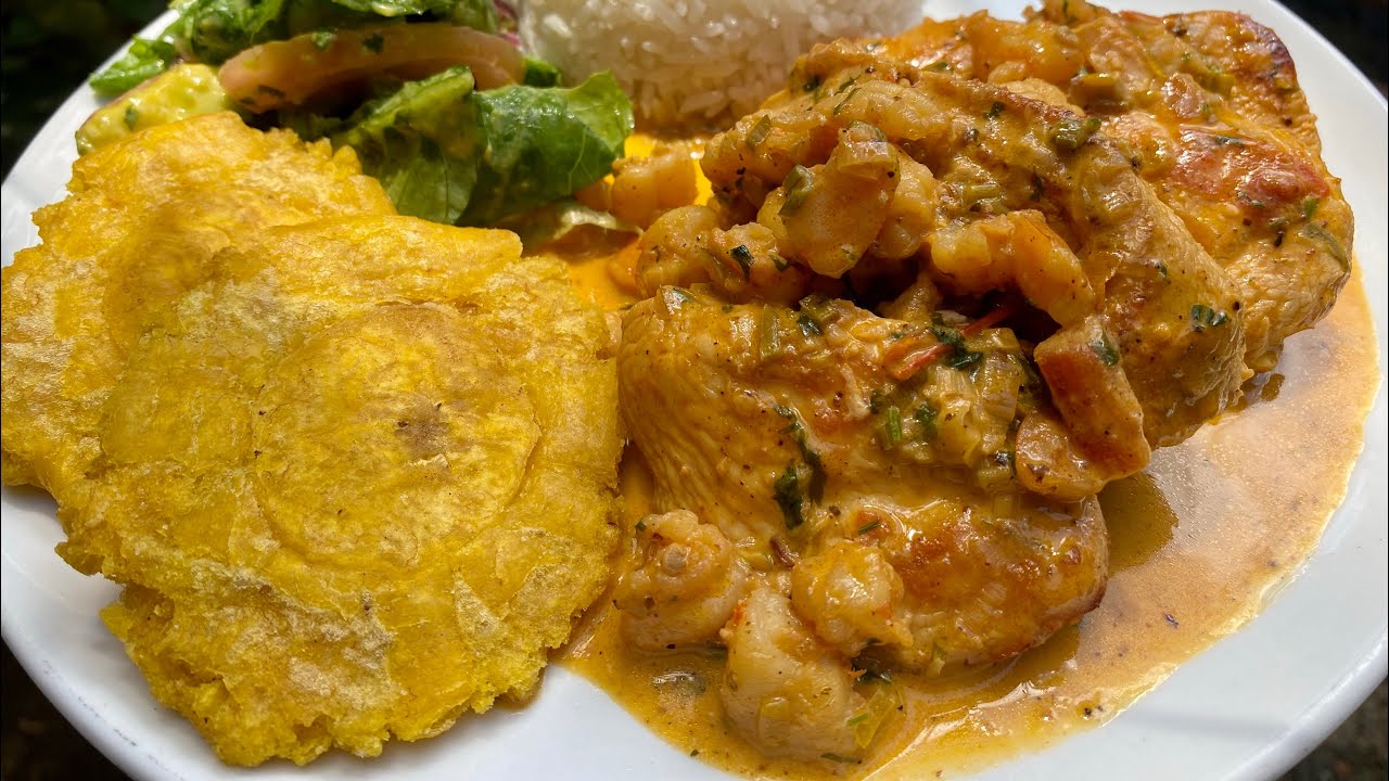 Pechuga de Pollo con Salsa de Camarones