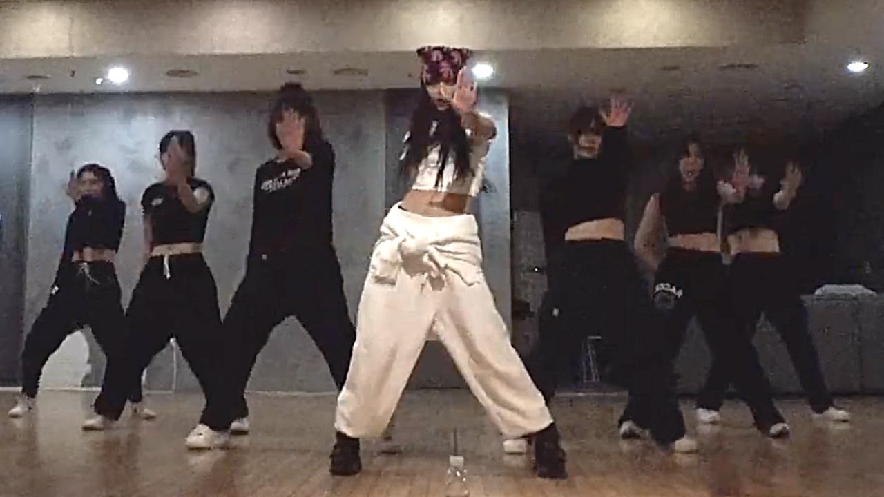YooA (유아) - 'Selfish' Dance Practice Mirrored
