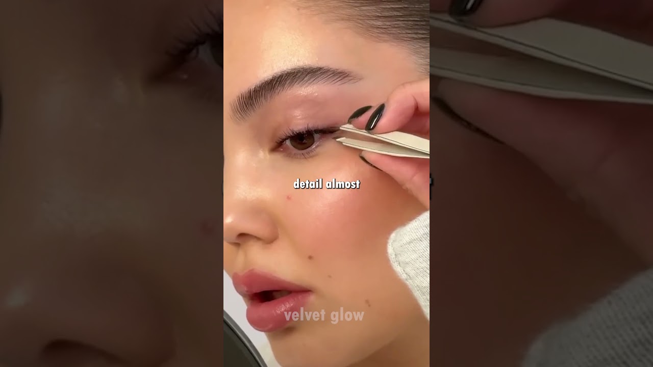 👁️ Как наклеить накладные ресницы, чтобы они выглядели 100% естественно! Секрет модели раскрыт