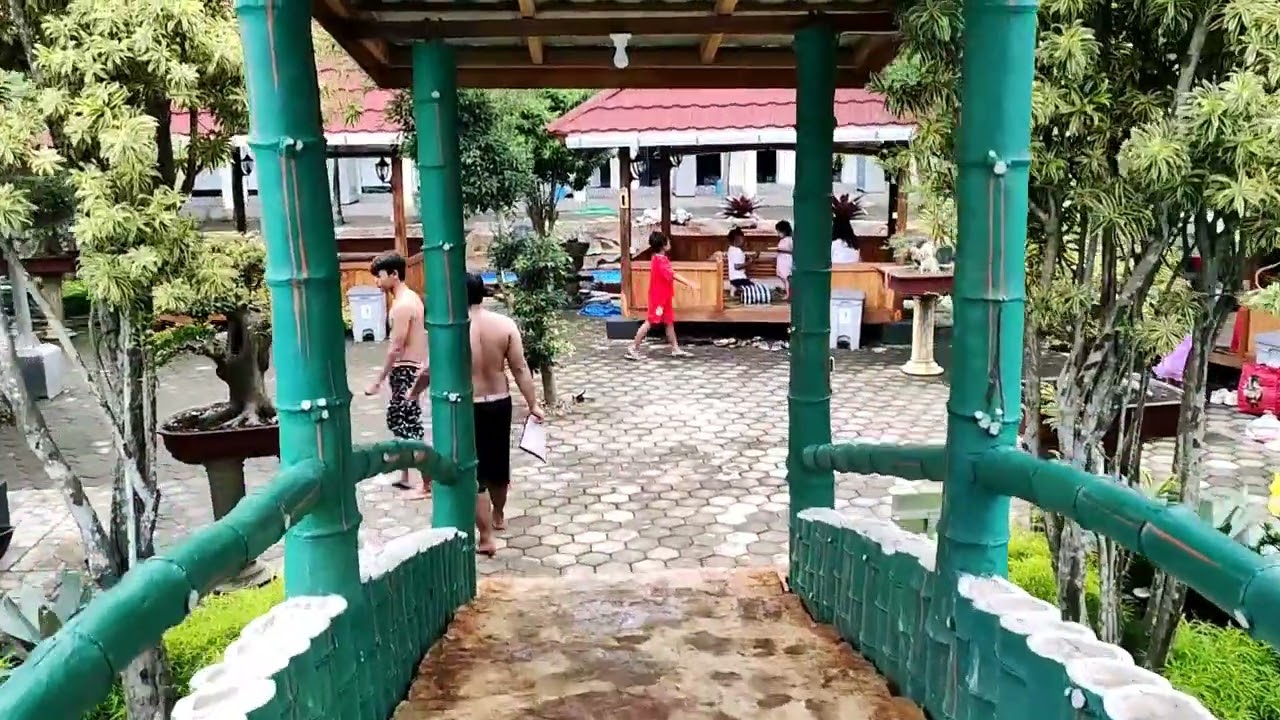 Wisata keluarga terbaru di Bandungan Griya Yodesiya pool dan resto