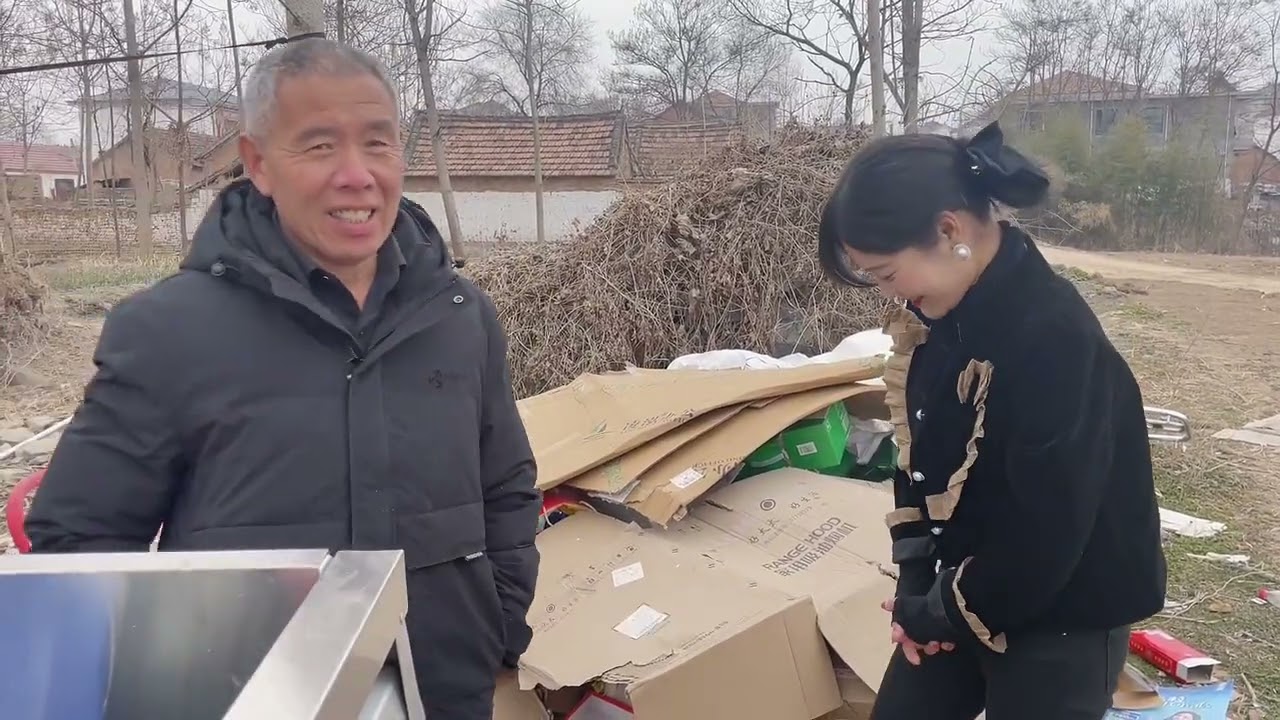 兵嫂雇佣公公送孩子开4000工资，公公高兴坏了，不知儿媳专业坑爹
