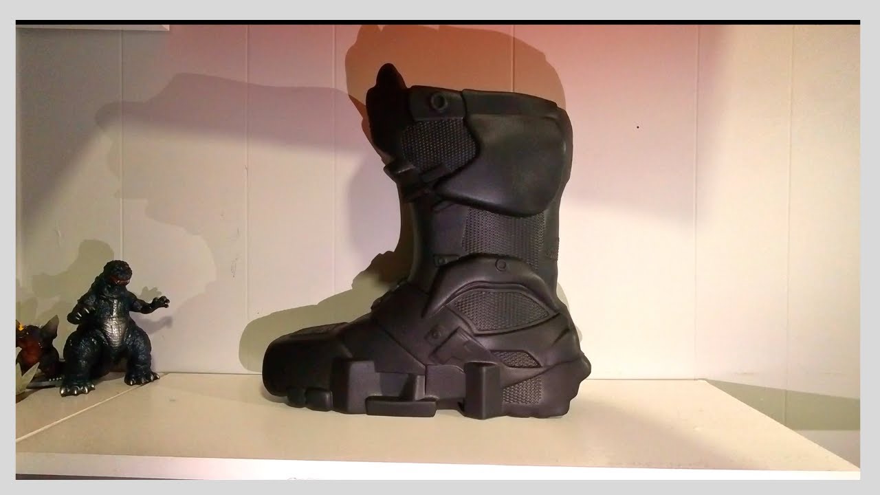 Unboxing: Chief boots by Bravest Studios