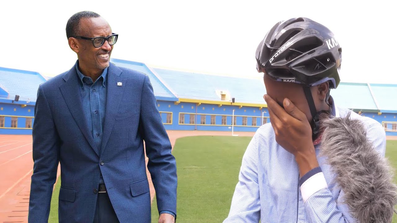 PEREZIDA PAUL KAGAME Atunguye Wamwana Utwara Akagare | Amuhaye Impano idasanzwe biramurenga