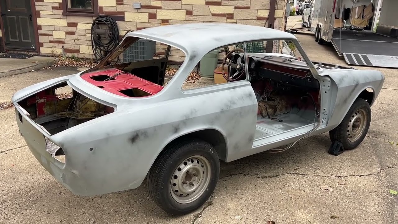 Проверка состояния проекта Alfa Romeo Gtv 1973 года ￼