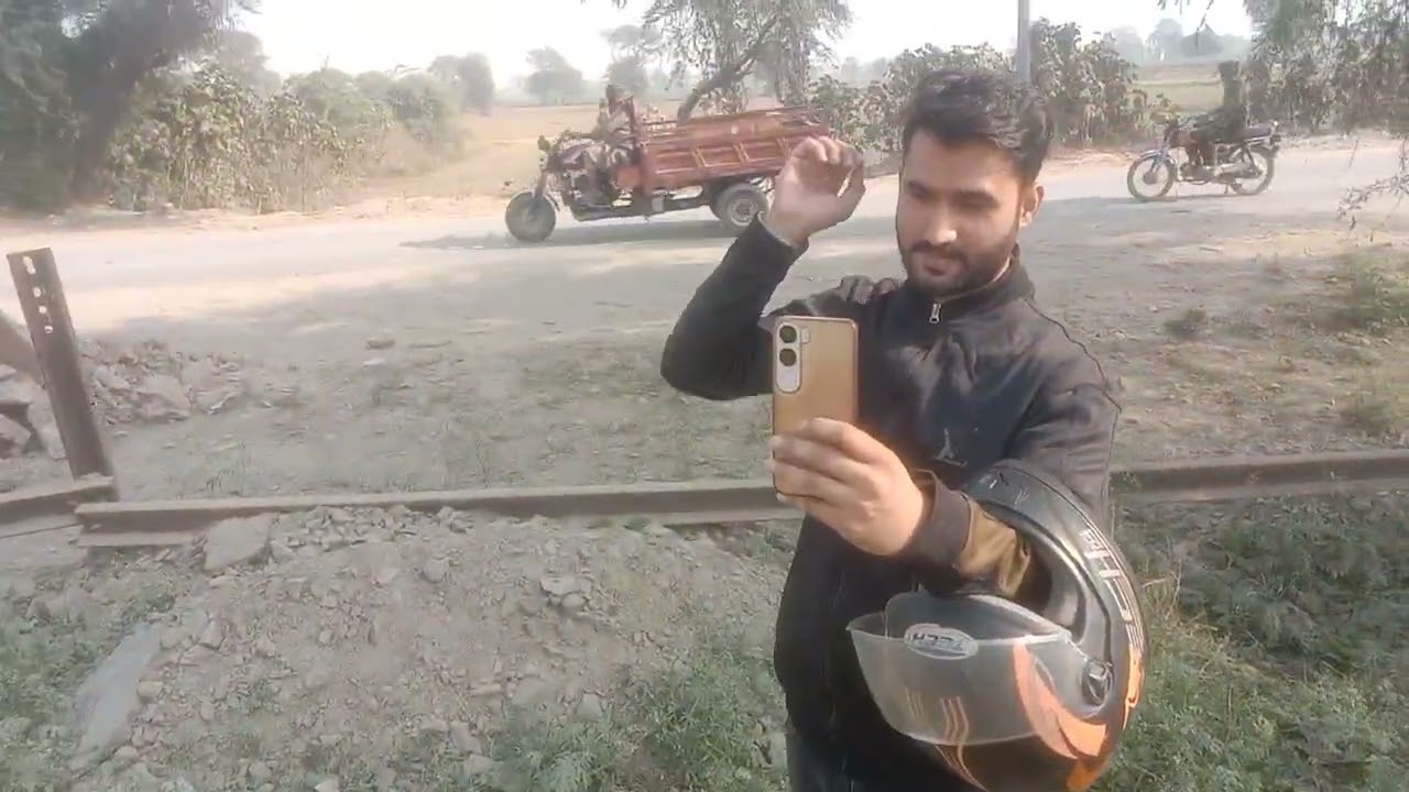 Railgadi itni speed se gujari ke jungle ke janwar dar gaye