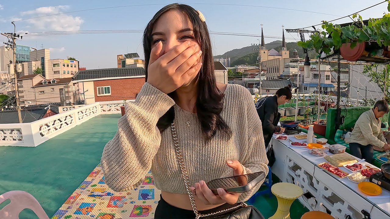 여자친구 덕분에 온 가족이 오랜만에 모여 옥상에서 고기를 구워먹었습니다.