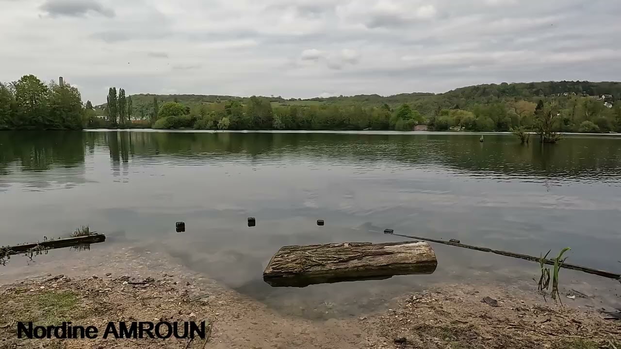 LE LAC DE GASSICOURT A MANTES LA JOLIE ET A VELO 26 04 2024