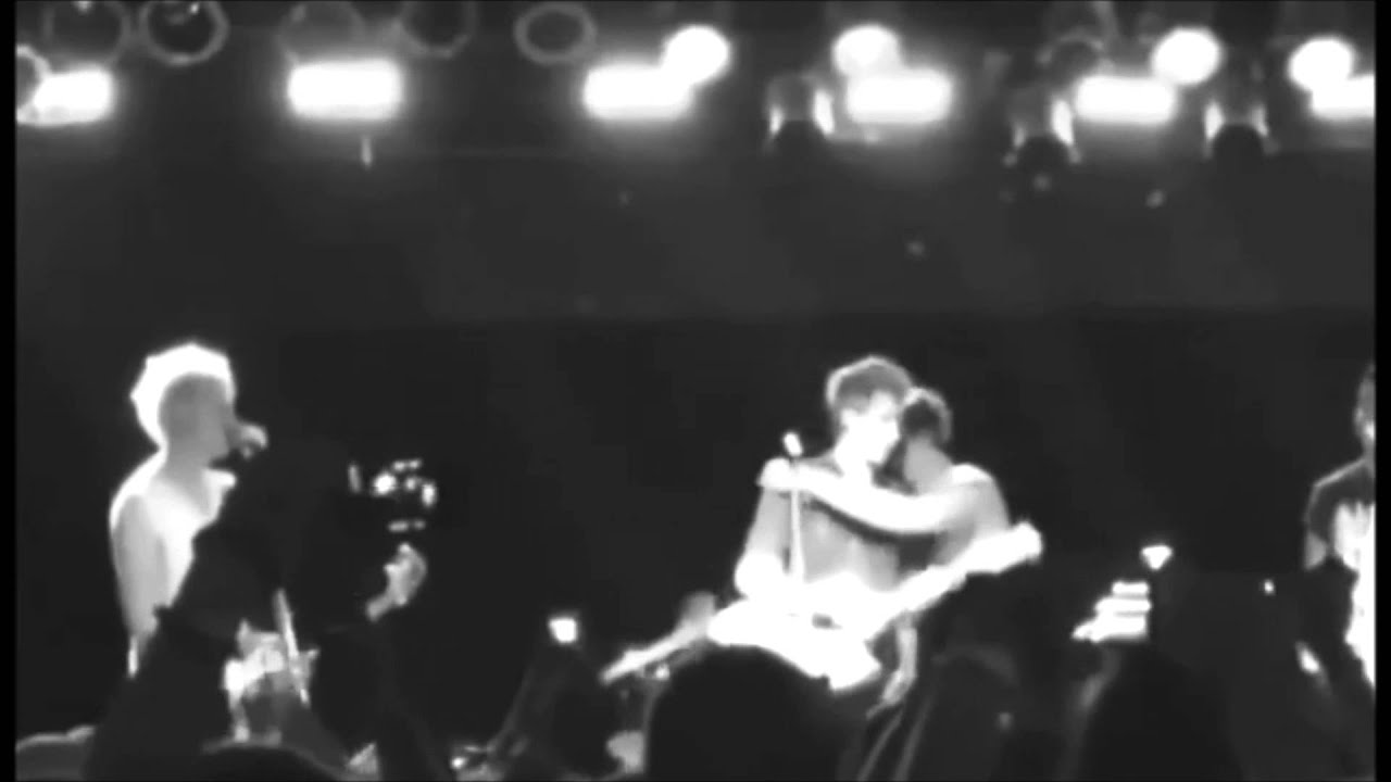 Lashton // Love me like you do