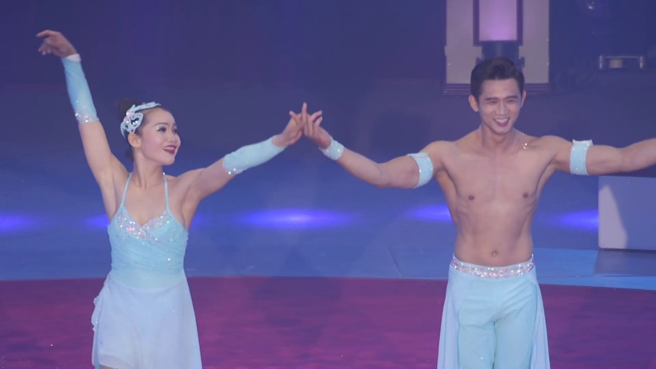 Moment of love - Aerial straps (Vietnam)