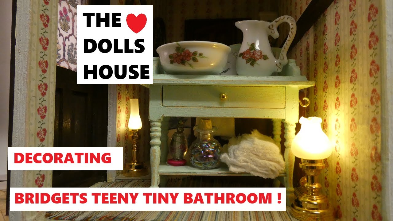 DECORATING BRIDGETS TEENY, TINY BATHROOM