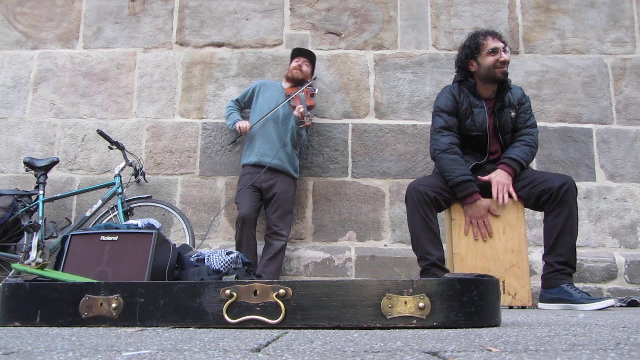 Street music in Essen - Irish fiddle and cajon. November 2020.