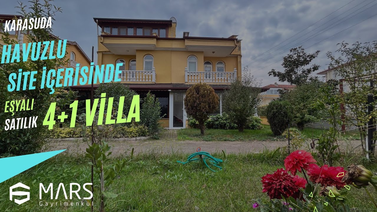 Karasu’da Havuzlu Site İçerisinde, Eşyalı Satılık 4+1 Villa