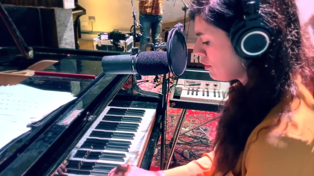 One day - Paola Vera feat. Paul Booth