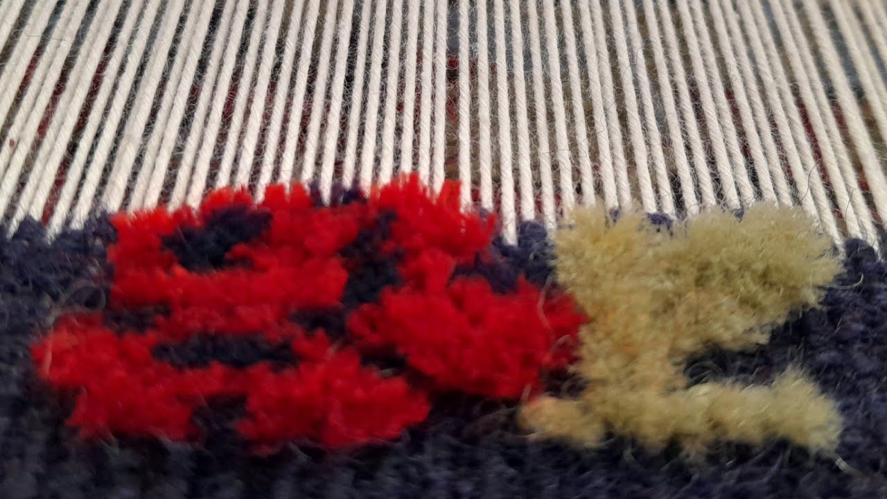 ادامه گلیم برجسته / زمینه کرباس#آموزش گلیم بافی#carpet#kilim#DIY
