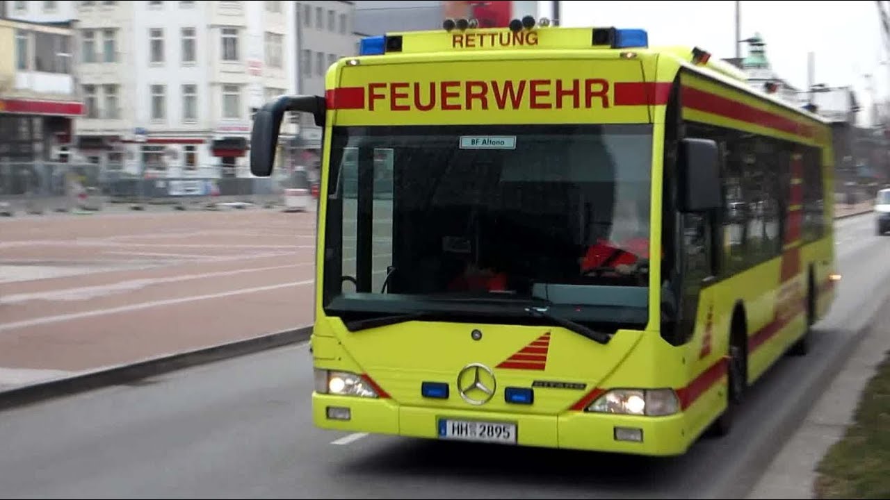 FEUERWEHR HAMBURG GRTW EINSATZFAHRT +++ GROßRETTUNGSWAGEN AUF DER REEPERBAHN 🚑🚨🚔
