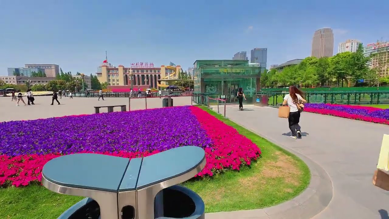 Chengdu 21 milion people City in Sichuan China