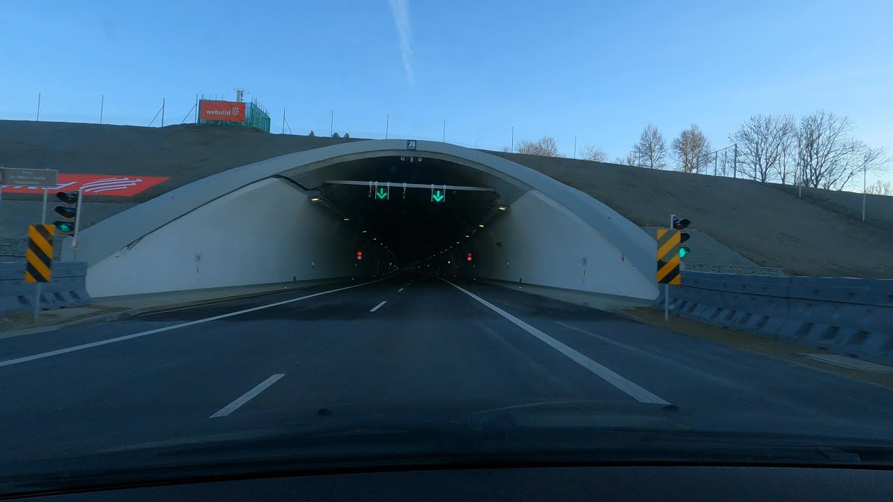 Przejazd autem przez otwarty Tunel Zakopianki
