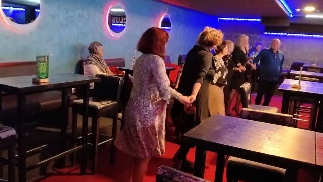 Kolo vodi Enisa 12 2 26 g CLUB TROPiCS Muzika uživo Bosanski Ponos Dževad Majstorić 